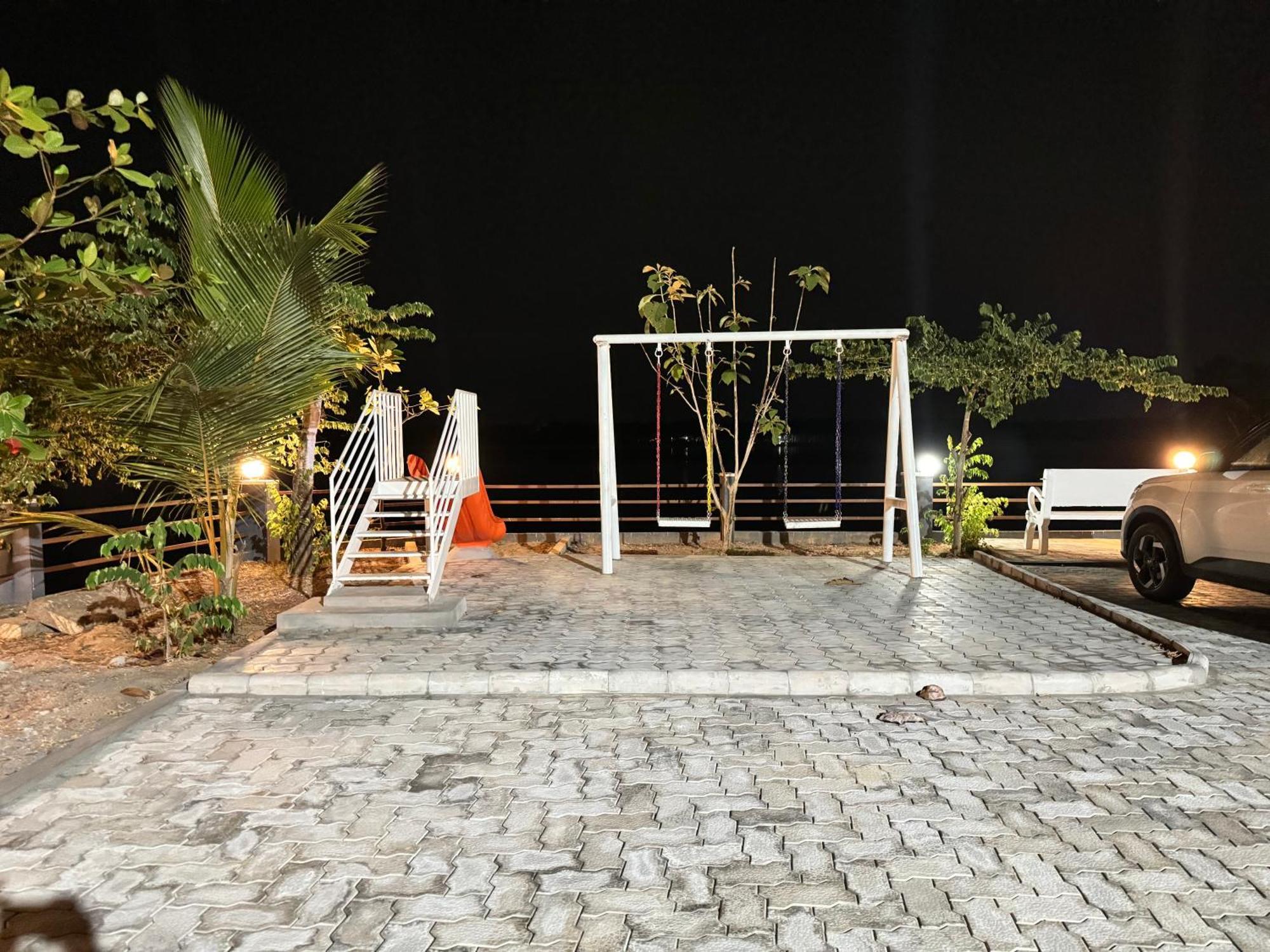 The Backwater Homestay อูดุปปี ภายนอก รูปภาพ