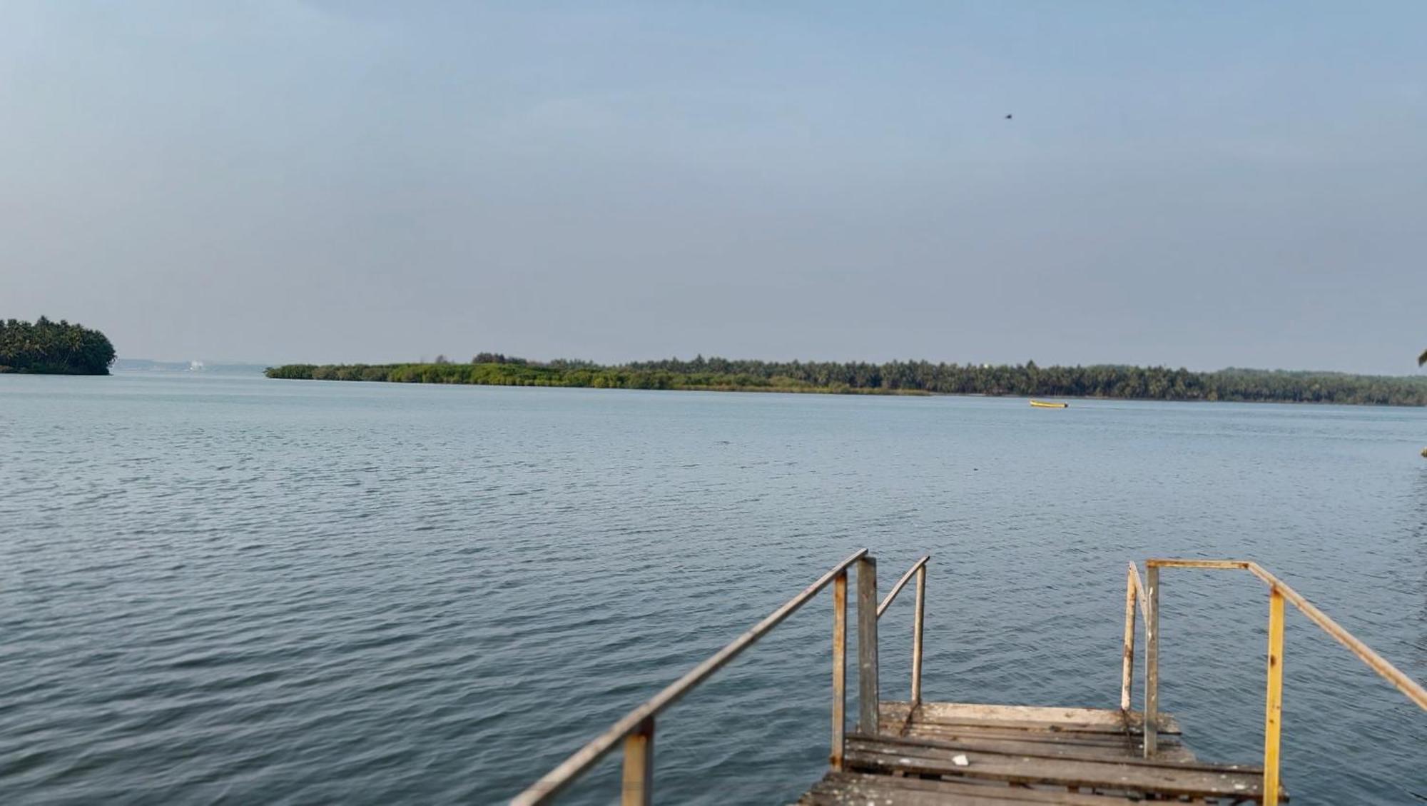 The Backwater Homestay อูดุปปี ภายนอก รูปภาพ